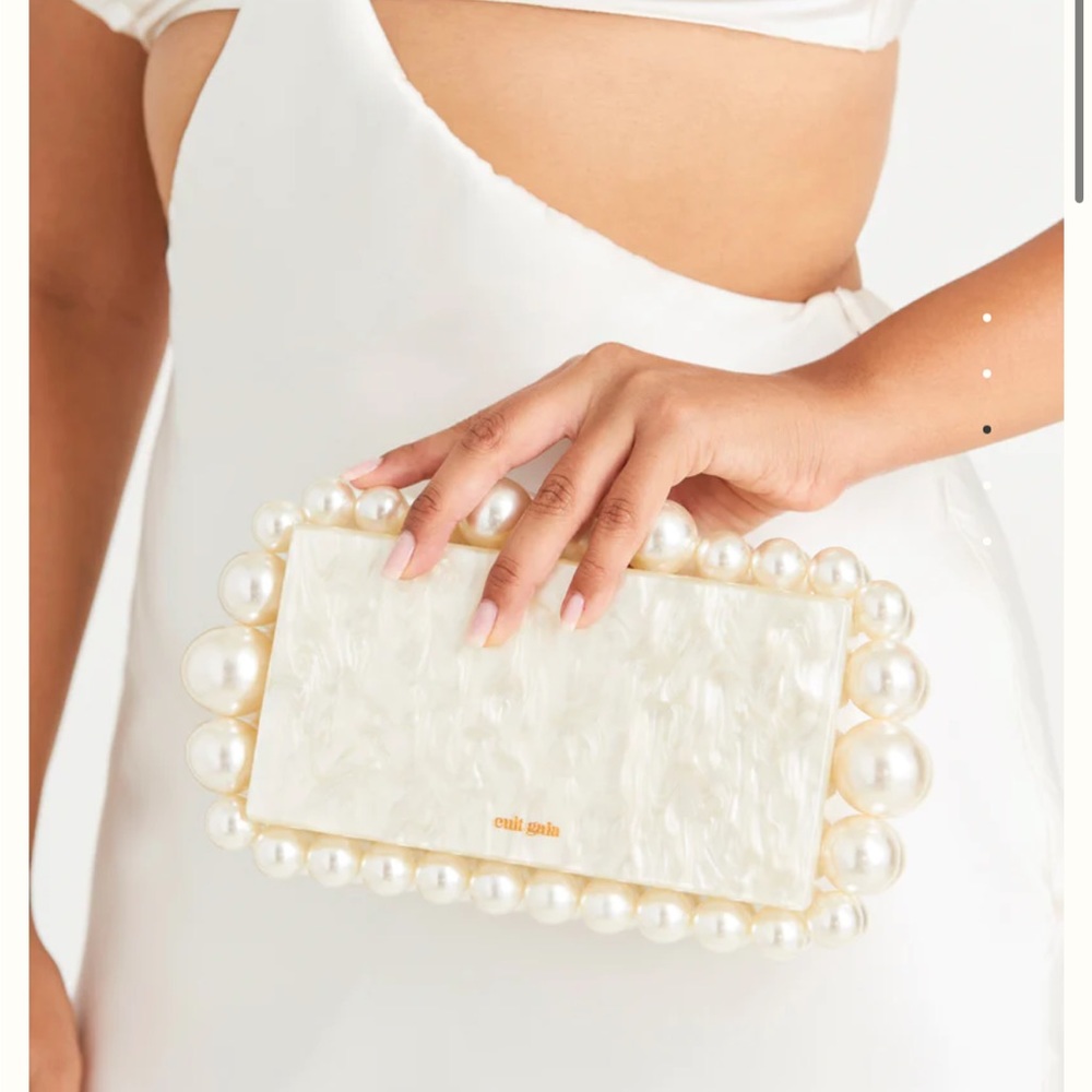Cult Gaia EOS Clutch (Pearl)